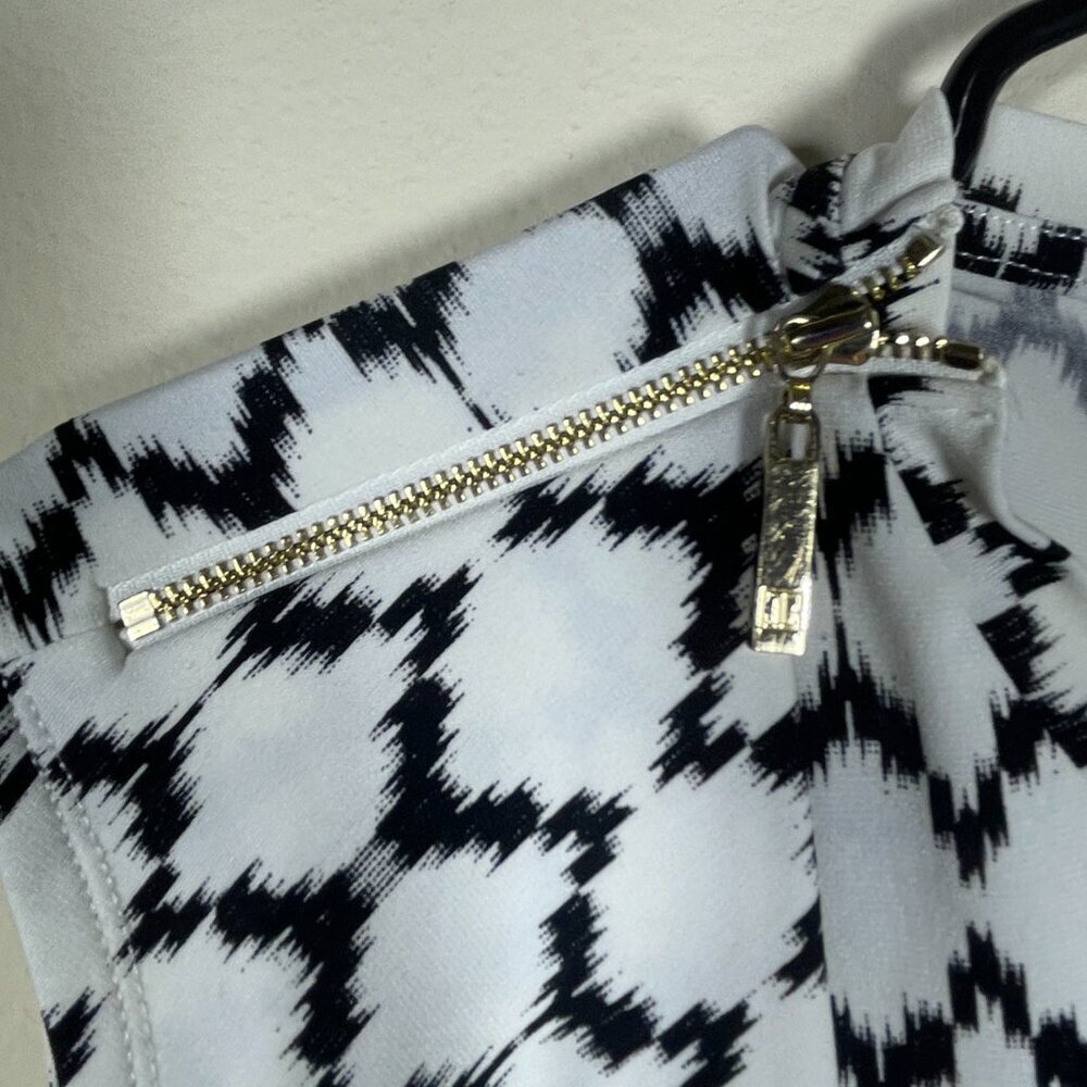 Ivanka Trump Women's Black & White Short Sleeve Blouse Medium Business Casual! - Picture 2 of 5